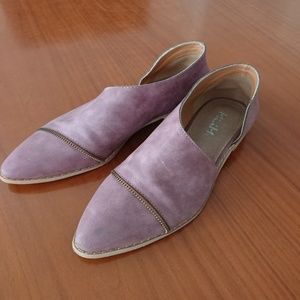 Stylish casual flats